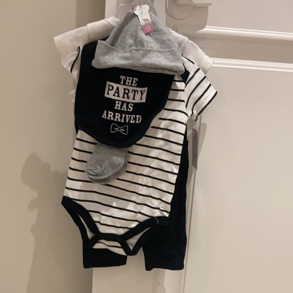 Brand new 3-6 month set! - Picture 3 of 3